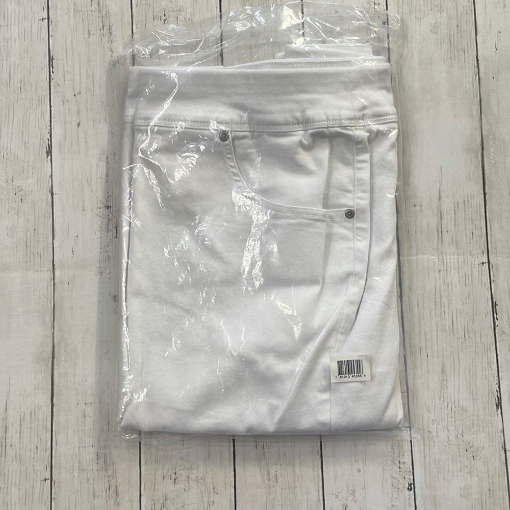Women’s Terra&Sky White Denim Pants with Stretch Waist Band- Size 3X